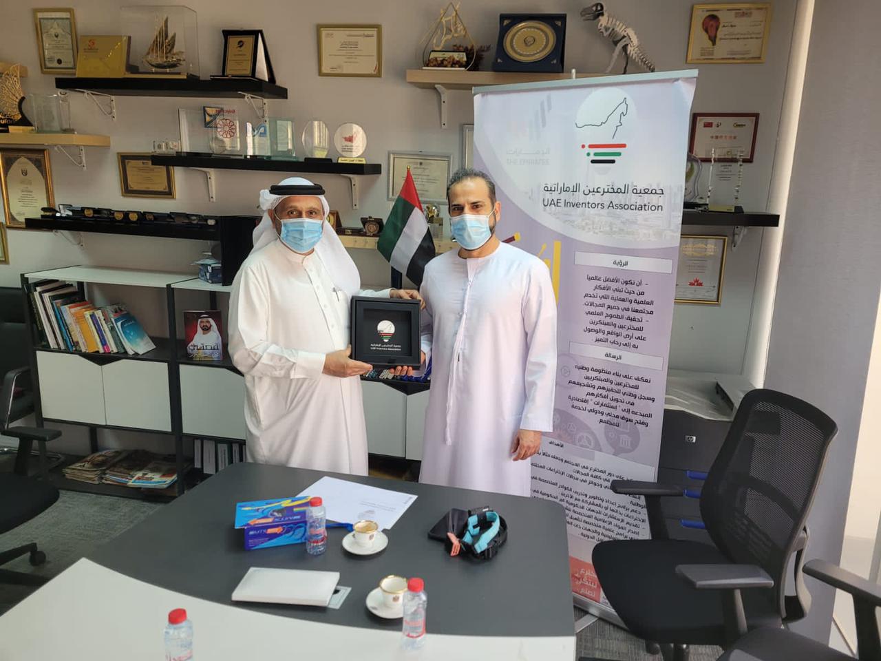 تكريم جمعية المخترعين الإماراتية لأعضاء اللجنه الطبية